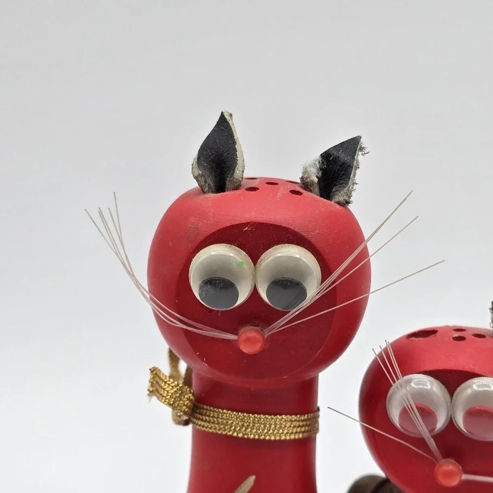 Wooden Red Cat Magnetic Salt & Pepper Shakers Kittens Leather Ears Kitschy Japan